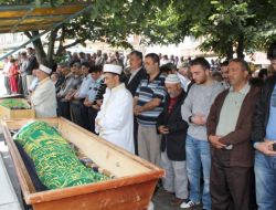 Selde Hayatını Kaybeden İki Kardeş Ordu'da Toprağa Verildi (Fotoğraf İçin)