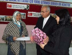 Okuma Yazma Kursunu Bitirenler Belge Aldı