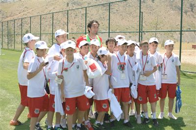 Ülker Futbol Köyü Öğrencileri Antalyaspor'u Ziyaret Etti