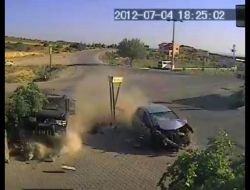 Güvenlik Kamerası, Yedi Kişinin Yaralandığı Kazayı Kaydetti