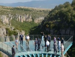 Tokatlı Kanyonu'na 100 Metrekarelik Cam Teras Yapıldı