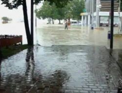 Rusya'da Sağanak Yağmur 10 Can Aldı