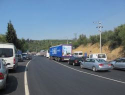 Tatilcilerin Trafik Çilesi Eskihisar'dan Başladı