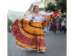 26. Uluslararası Altın Karagöz Halk Dansları Yarışması Başladı