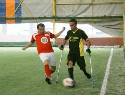 Belediye Meclis Üyeleri Ampute Takımıyla Futbol Maçı Yaptı