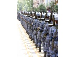 Hava Harp Okulu Öğrencileri Yalova Caddelerinde Geçit Töreni Yaptı