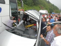Zonguldak-ereğli Karayolunda Kaza: 3 Ölü, 13 Yaralı (2)
