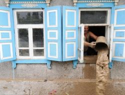 Gürcistan'dan Sel Felaketi Yaşayan Rusya'ya Yardım Önerisi