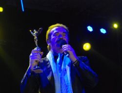 Zonguldak'taki Festivalde Ünlüler Geçidi