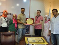 'Sevgi Köprüsü' Üniversiteden Uzandı