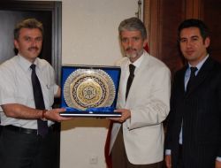 Eğitimcilerden Başkan Tuna'ya Teşekkür Plaketi