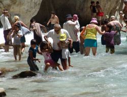 Doğal Klima Saklıkent'i Üç Ayda 100 Bin Kişi Ziyaret Etti