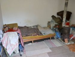 Yaralarında Böcekler Dolaşan Yaşlı Adam Hastaneye Kaldırıldı