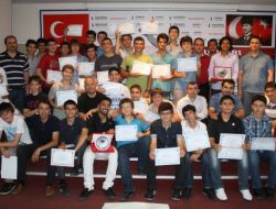 Yabancı Dil Kursunda Sertifika Sevinci