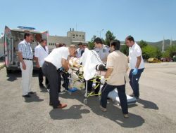 Kamyonun Altında Kalan İşçi Hava Ambulansı İle Samsun’a Sevk Edildi