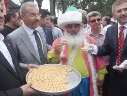 Osmaniye'nin Yerfıstıklı Baklavasına Sultanahmet’te Büyük İlgi