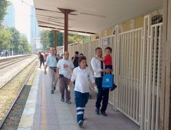 Çocuğunu Trene Bindirdi Kendisi Can Verdi