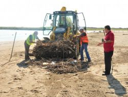 Atakum Sahilinde Sel Temizliği Başladı