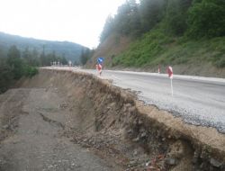 Keles Yolu Köstebek Yuvasına Döndü