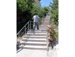 Keçiören'de Dar Sokaklardaki Merdivenler Yenileniyor