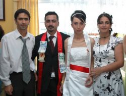 MİNİK TALYA VE ANNESİNİN FOTOĞRAFI