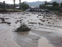 Ardahan-erzurum Yolu Bir Saat Ulaşıma Kapandı