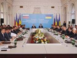 Putin Kiev’i Gümrük Birliği’ne Davet Etti