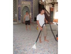 Altınoluk Belediyesi Camilerde Ramazan Temizliği Yaptı