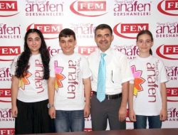 Mersin'de Anafen Dershanesi'nin 3 Öğrencisi Sbs’de 500 Puan Aldı