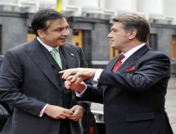 "Saakaşvili İle Yemek Yerken Kravat Takma"