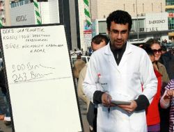Ataması Yapılmayan Öğretmenler, Sorunlarını Sokakta Ders Vererek Dile Getirdi