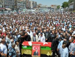 Murat Zeren İçin Belediye Önünde Tören Düzenlendi