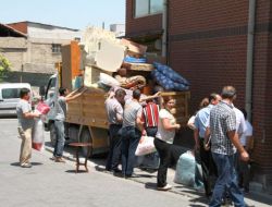 Evleri Yanan Ailelere 'Sevgi Eli' Uzandı