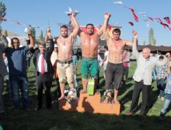 Tufanbeyli Karakucak Güreşlerinin Başpehlivanı Ali Rıza Kaya Oldu