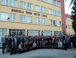 Alaşehir İmam Hatip Lisesi Mezunları Pilav Gününde Bir Araya Gelecek