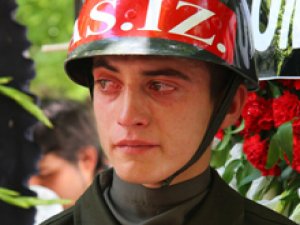 Gözyaşları içinde uğurlandılar!