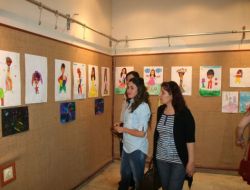 Hakkari Üniversitesi'nde Resim Kursu Gören Çocuklardan Sergi