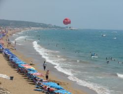 Yunanistan Yüzde 50 İndirim Yapınca Avrupalı Ve Rus Turistleri Kendine Çekti