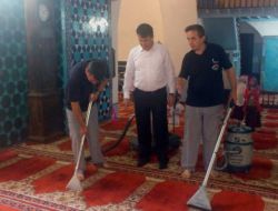 Bursa'daki Camilerde Ramazan Temizliği