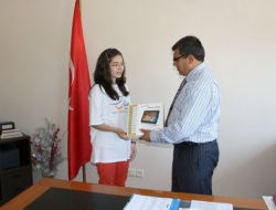 Beyşehir Kaymakamı Başıbüyük, Sbs'de İlçe Birincisi Olan Öğrenciyi Ödüllendirdi