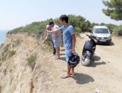 70 Metrelik Uçurumdan Düşen Otomobilden Yaralı Kurtuldular