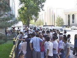 Özbekistan’da Gsm Operatörü Değiştirme İzdihamı