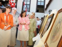 Valiler Ve Eşleri Sergide Bir Araya Geldi