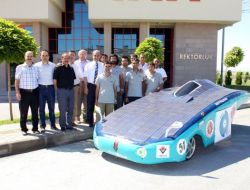 Niğde Üniversitesi Güneş Enerjisiyle Çalışan Arabayı Trafiğe Çıkarttı