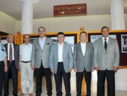 Balıkesir Eski Valisi Akdemir'in Adının Verildiği Sergi Salonu Açıldı