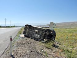 Köy Minibüsü Devrildi, 6 Kişi Yaralandı