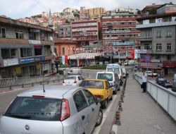 Kapatılan 63 Yıllık Köprüye Hala Araç Park Ediliyor