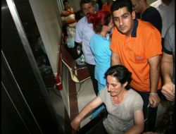 Bdp’li Milletvekili Toplantı Esnasında Bayıldı