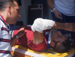 Kontrolden Çıkan Otomobil Karşı Şeride Geçti: 3 Yaralı