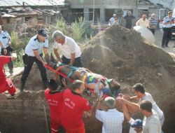 Erzincan'da Kanalizasyon Çalışmasında Göçük